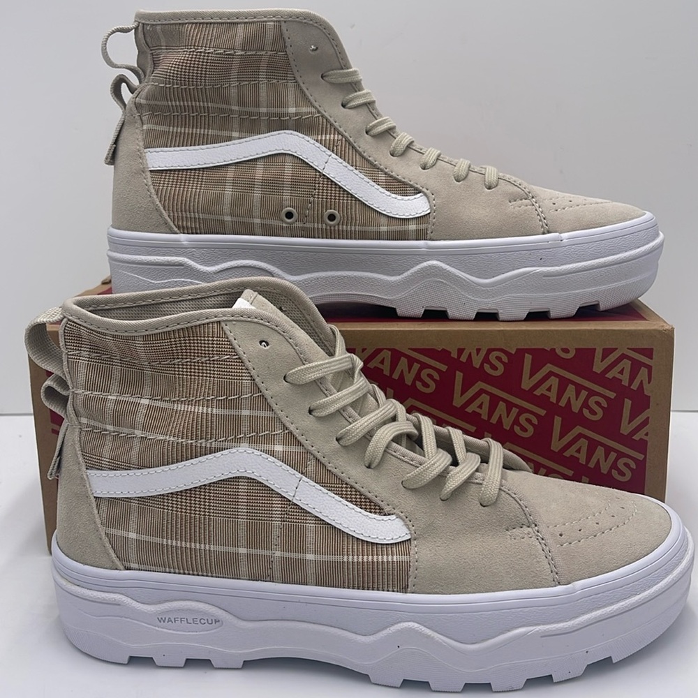 Vans WMNS Sentry Sk8-Hi Plaid French Oak
VN0A5KY5BLL Sneakers